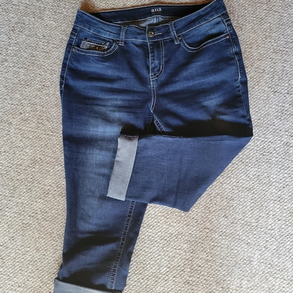 Apt. 9 Capri jeans - Picture 3 of 3